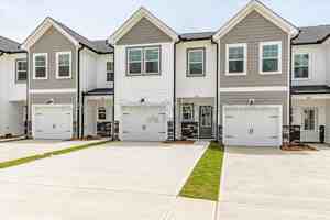 featured image of 1001 Linsmore Ave