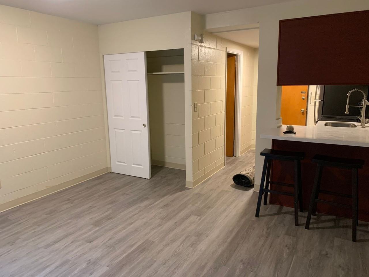 1811 Summit Ave #110 - Photo 7 of 7