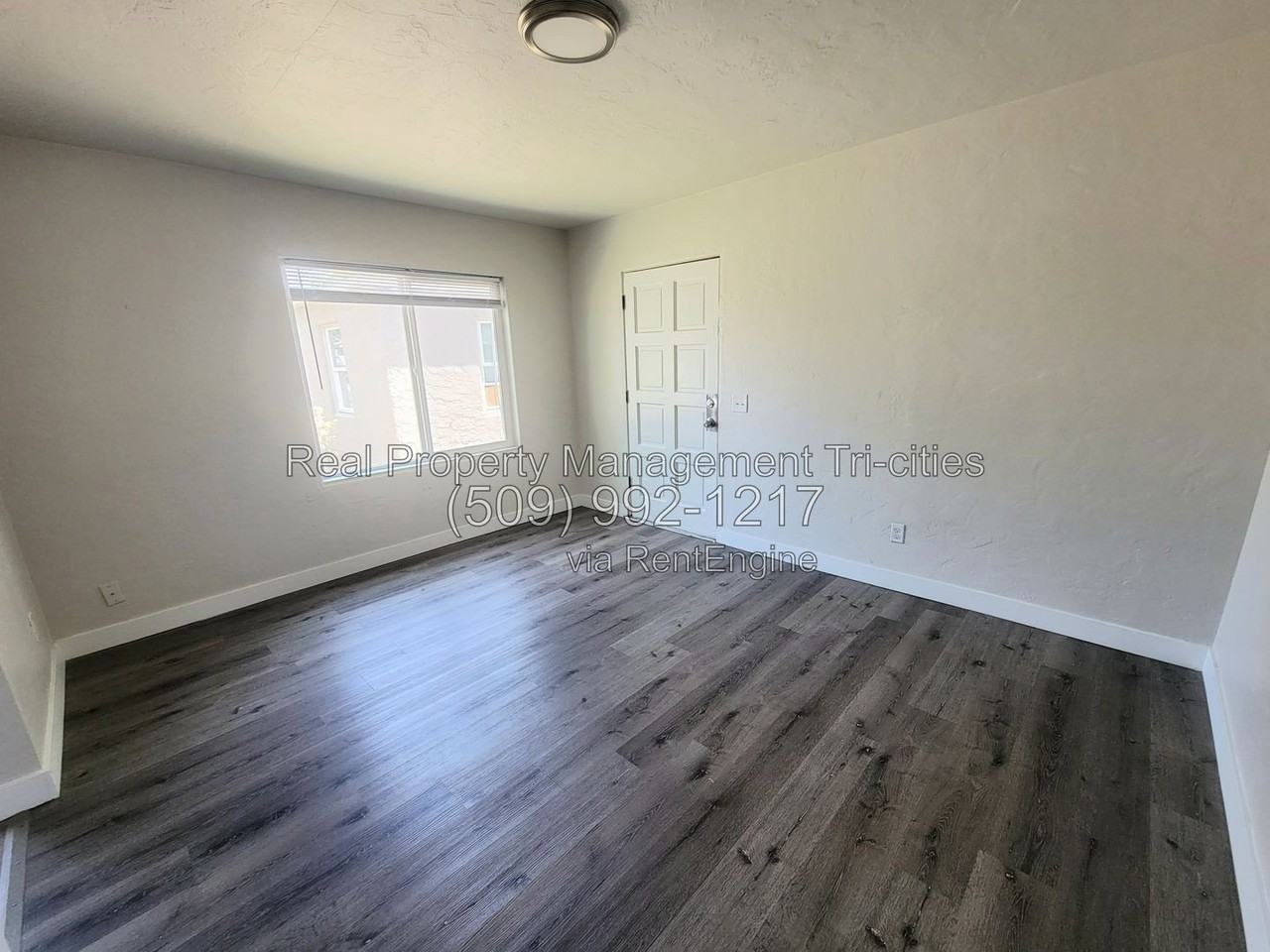 1307 W Shoshone St #D - Photo 3 of 8