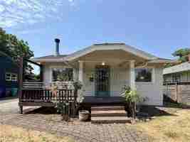 featured image of 6425 N Curtis Ave
