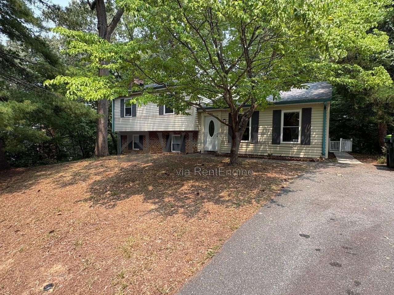 386 Wildwood Ct - Photo 2 of 15