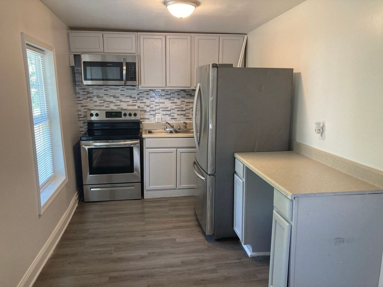 2209 Royall Ave - Photo 4 of 18