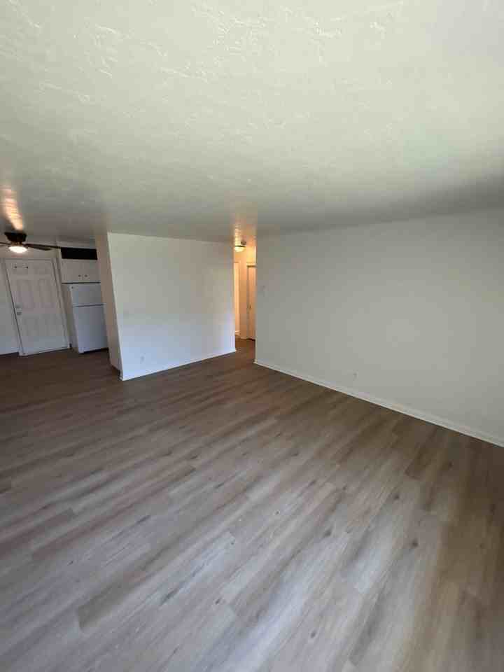1835 Beach Ave Ne #07 - Photo 3 of 13