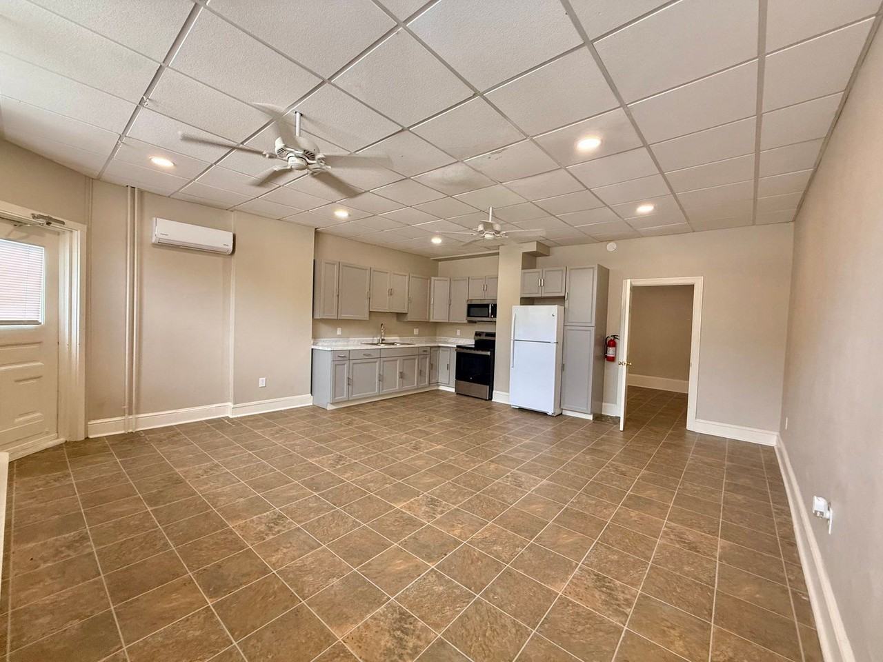 326 S Christian St - Photo 3 of 12
