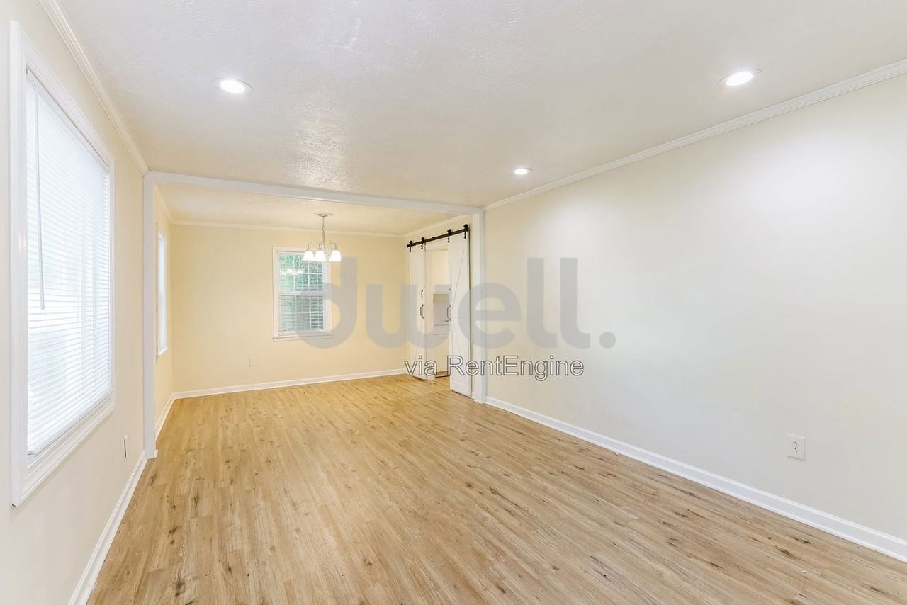 2492 Coleman Ave - Photo 3 of 20
