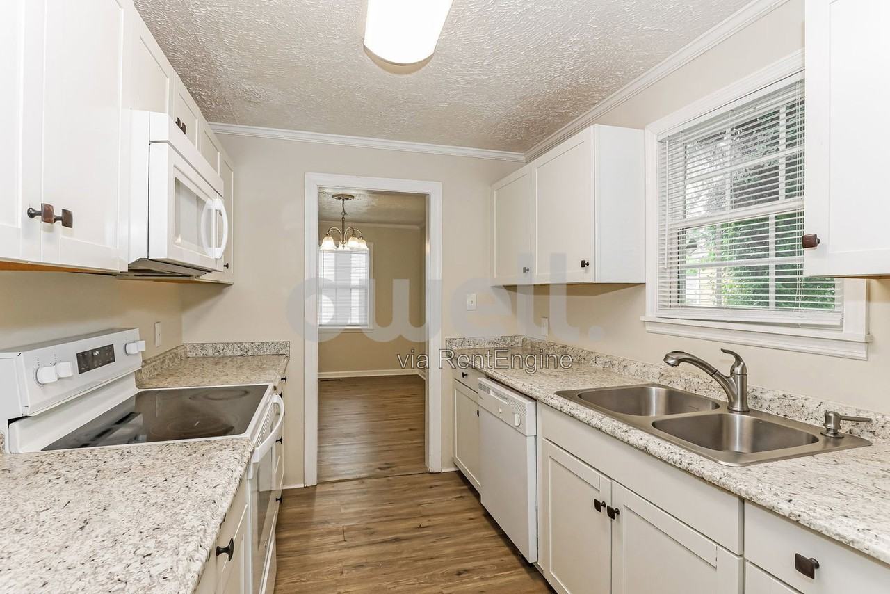 2492 Coleman Ave - Photo 6 of 20