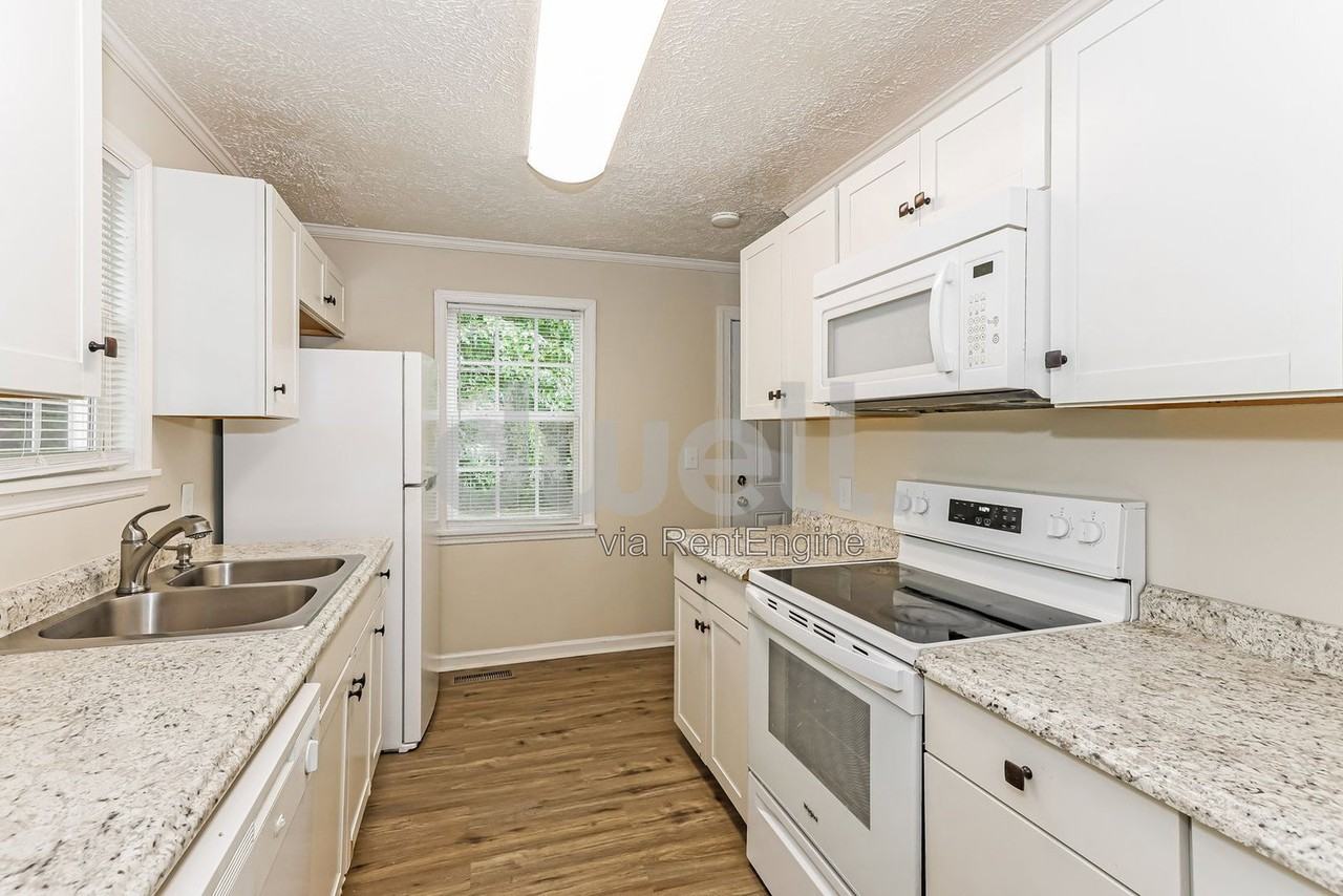 2492 Coleman Ave - Photo 7 of 20