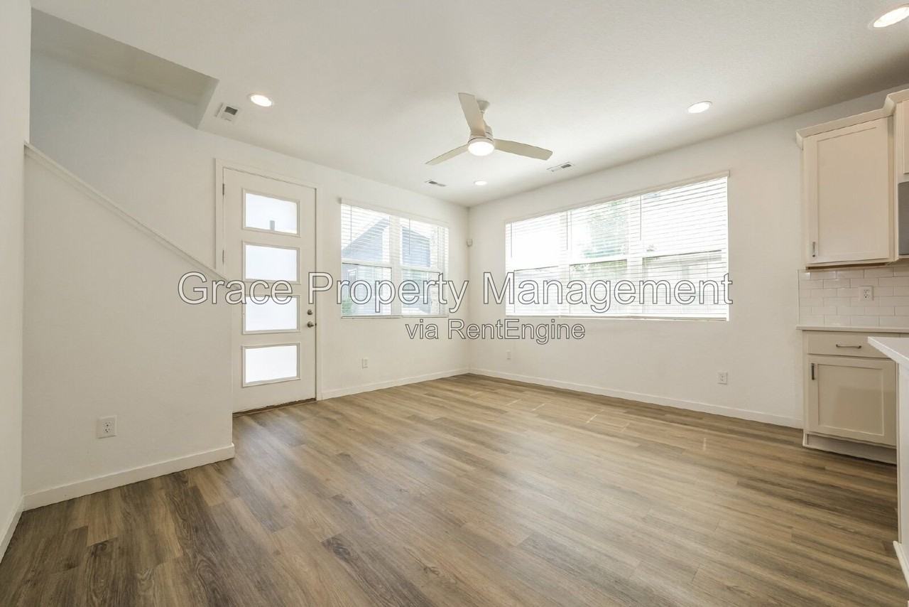 7920 Slate River St #D - Photo 4 of 21