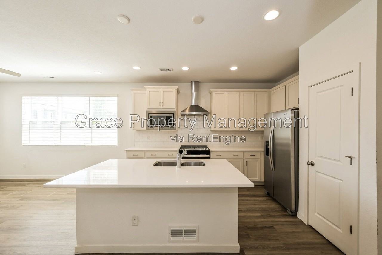 7920 Slate River St #D - Photo 7 of 21