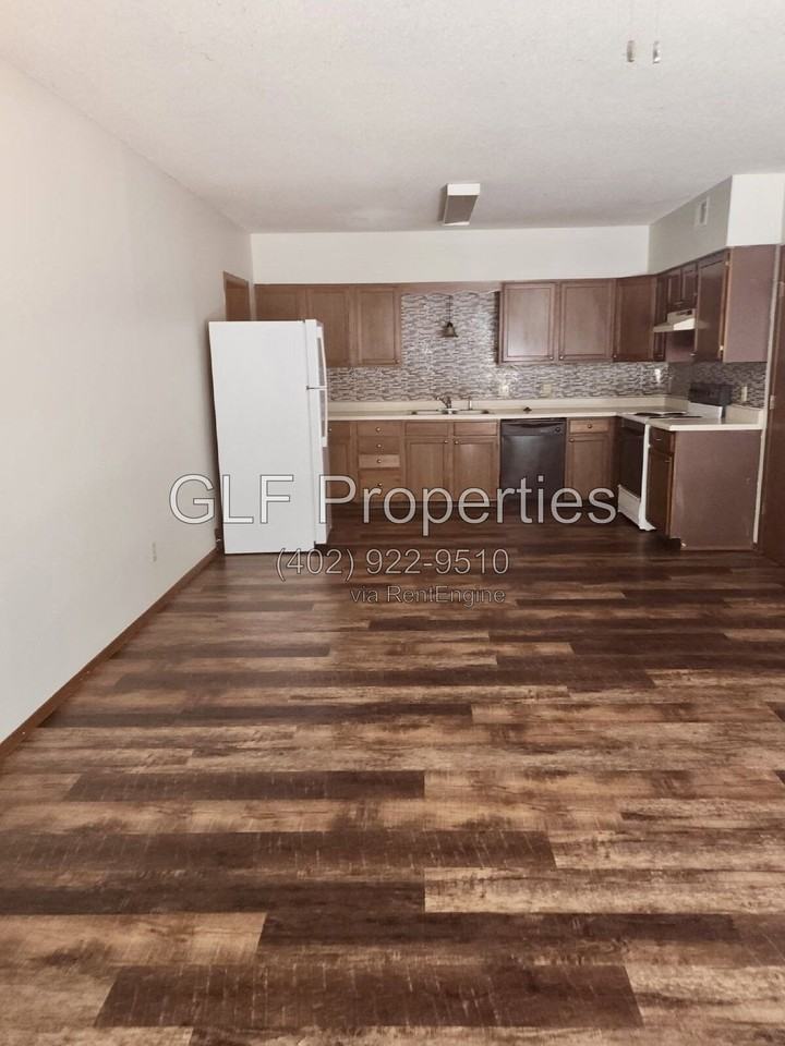 605 N 12th St #4 - Photo 2 of 10