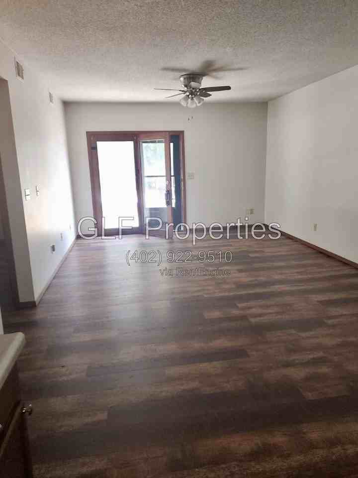 605 N 12th St #4 - Photo 3 of 10