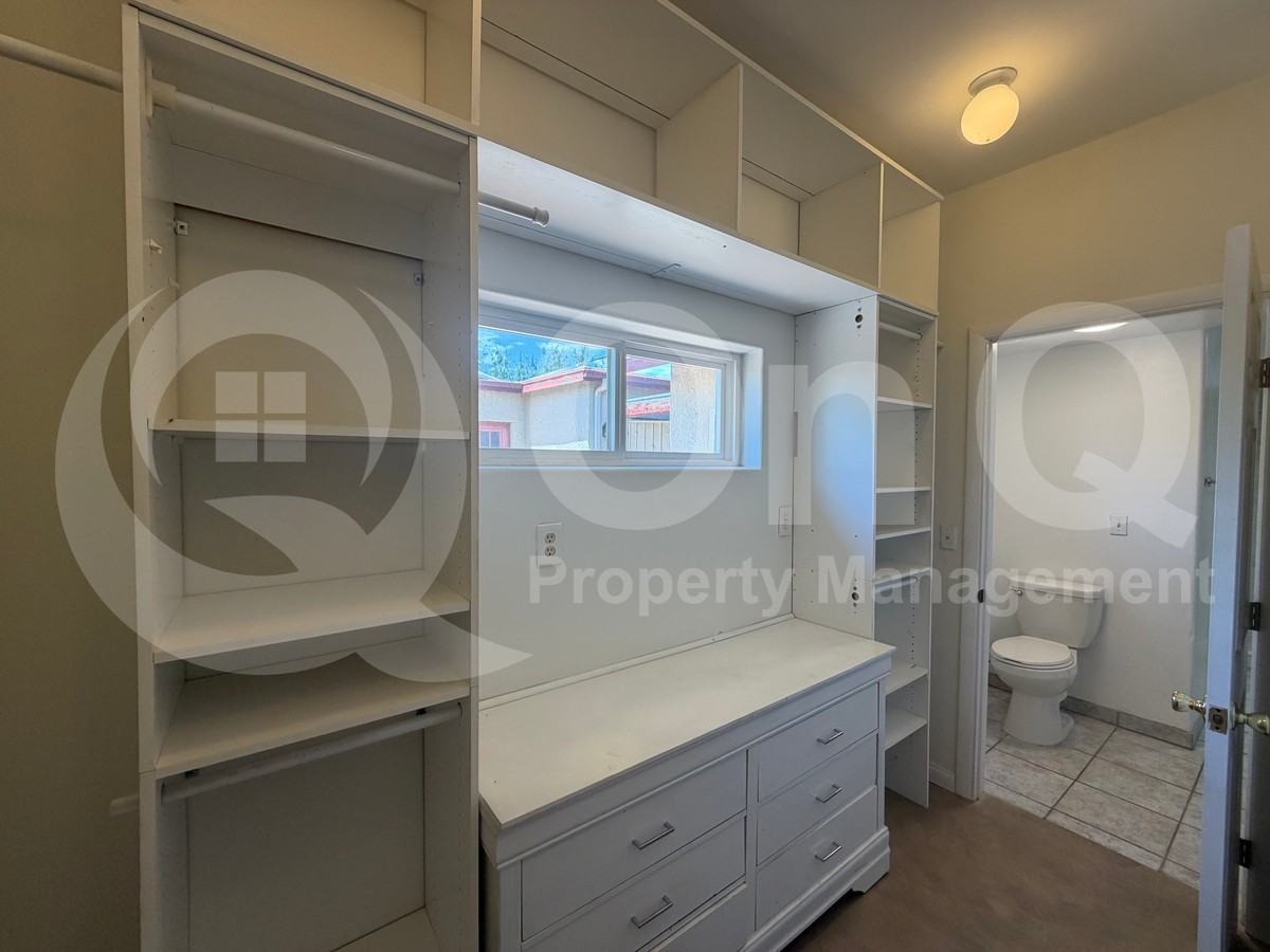 2926 E Waverly St - Photo 6 of 37