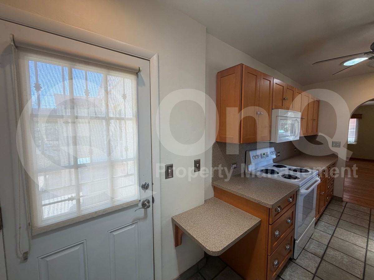 2926 E Waverly St - Photo 7 of 37
