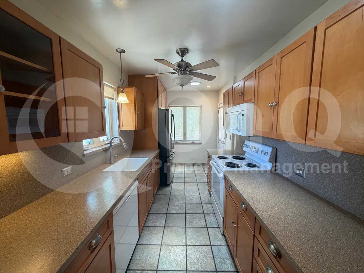 2926 E Waverly St - Photo 5 of 37