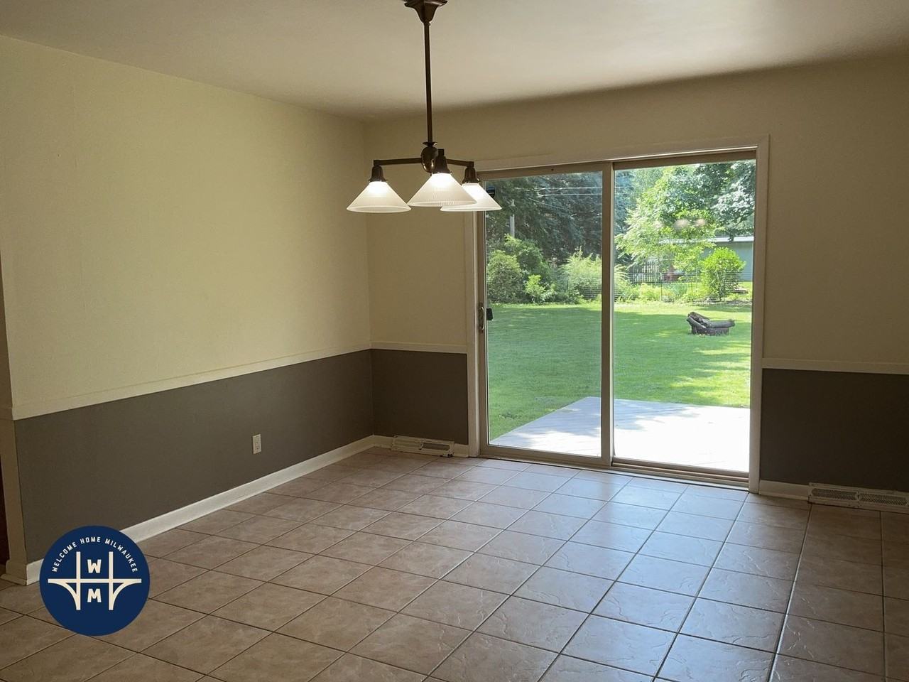 5209 83rd St - Photo 3 of 14