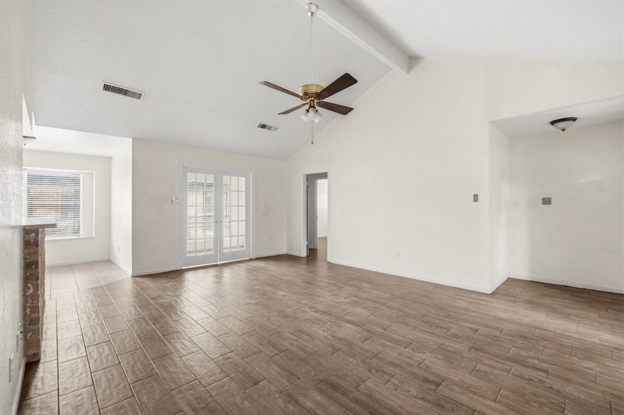 1142 Red Rock Canyon Dr - Photo 4 of 25