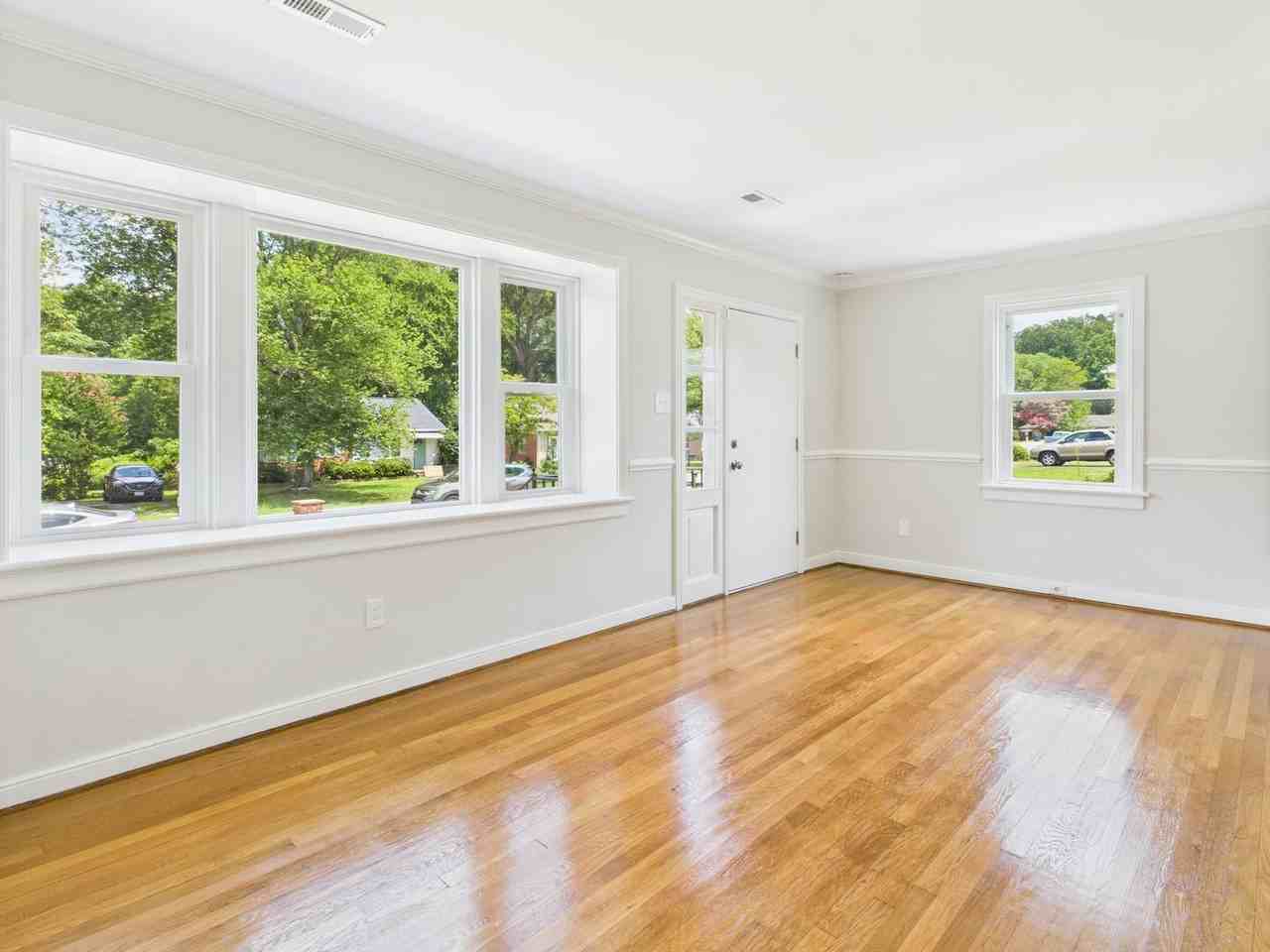 1709 Glenview Rd - Photo 5 of 46
