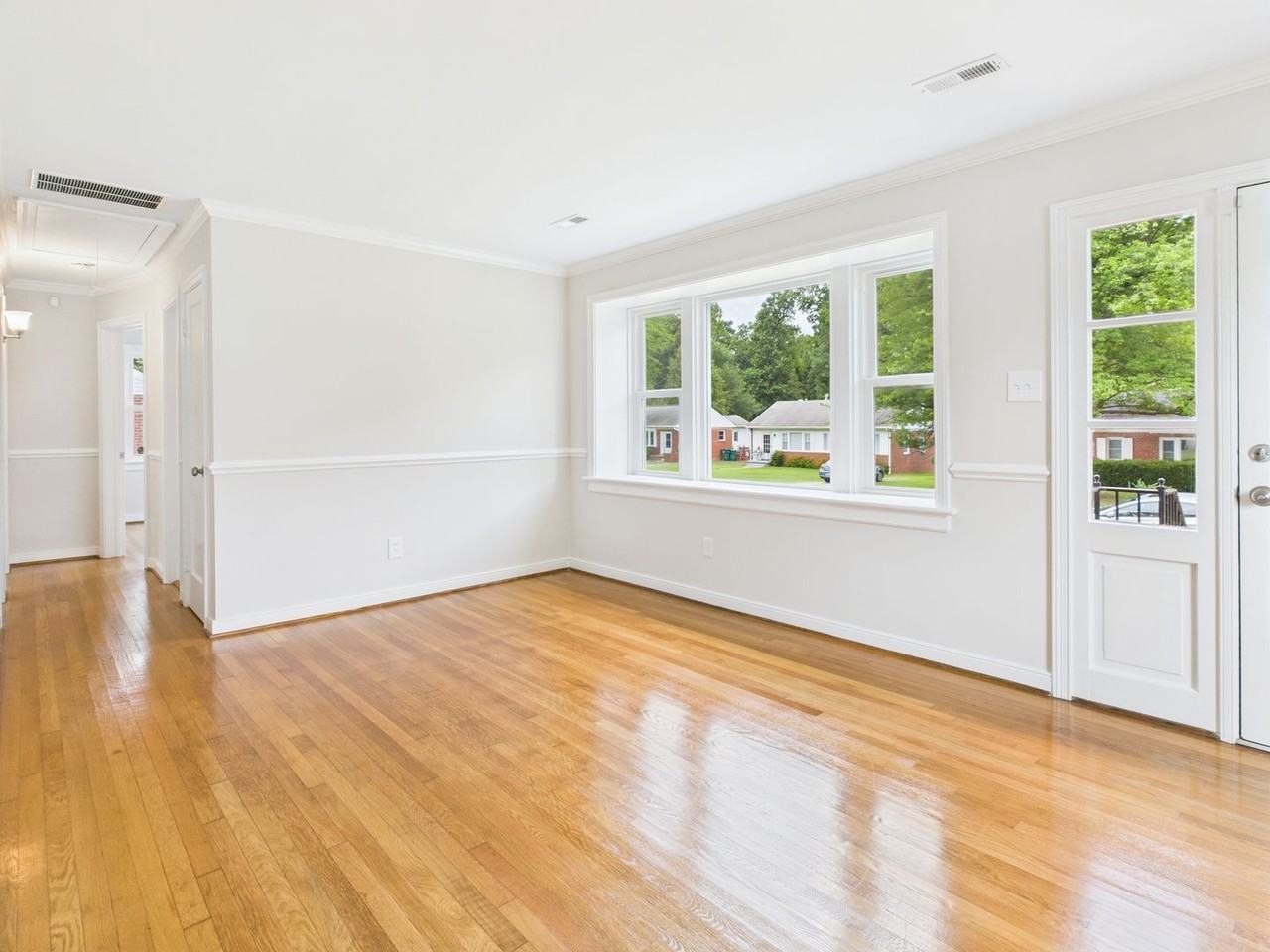 1709 Glenview Rd - Photo 6 of 46