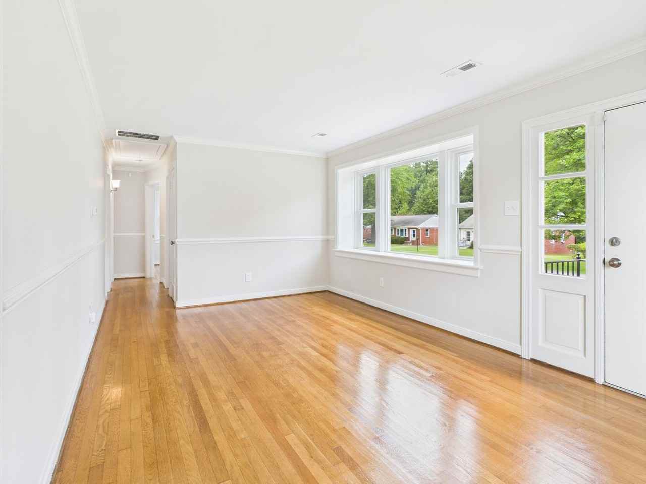 1709 Glenview Rd - Photo 7 of 46
