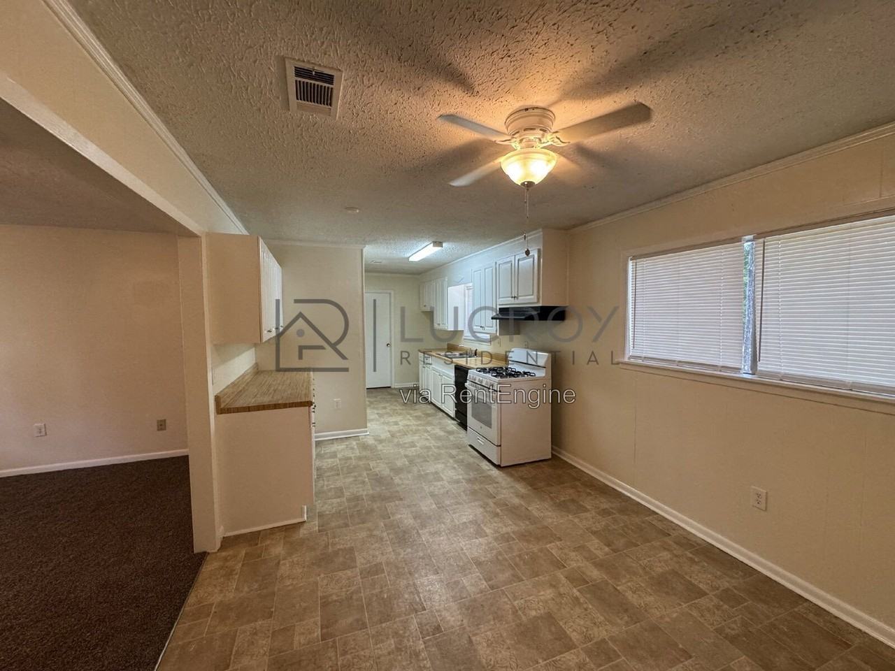 3203 Harle St - Photo 5 of 13