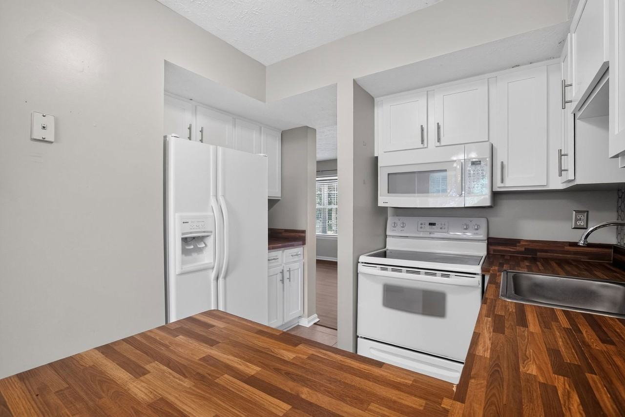 6003 Bobcat Ct - Photo 4 of 17