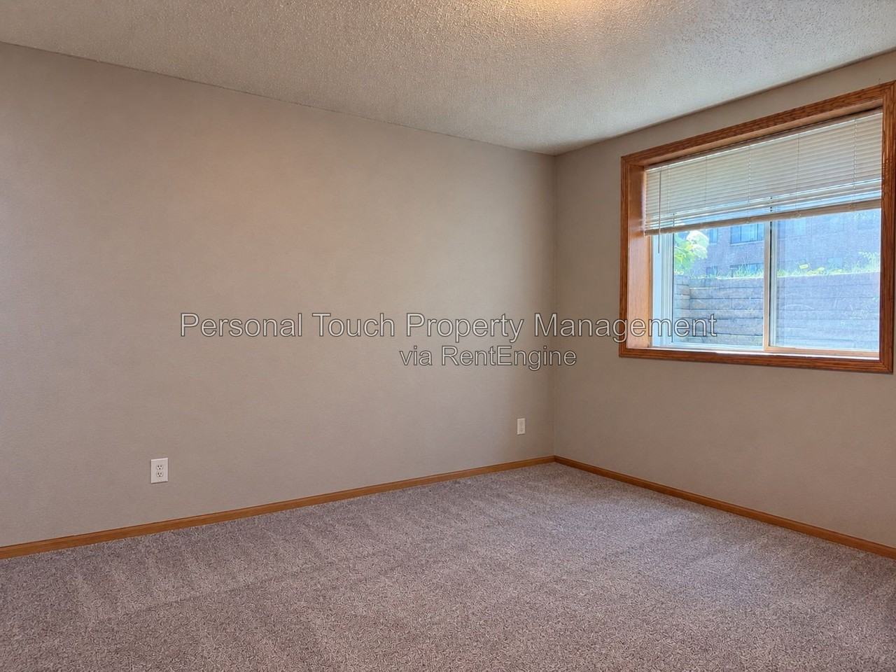 1009 13th Ave N #1 - Photo 2 of 27