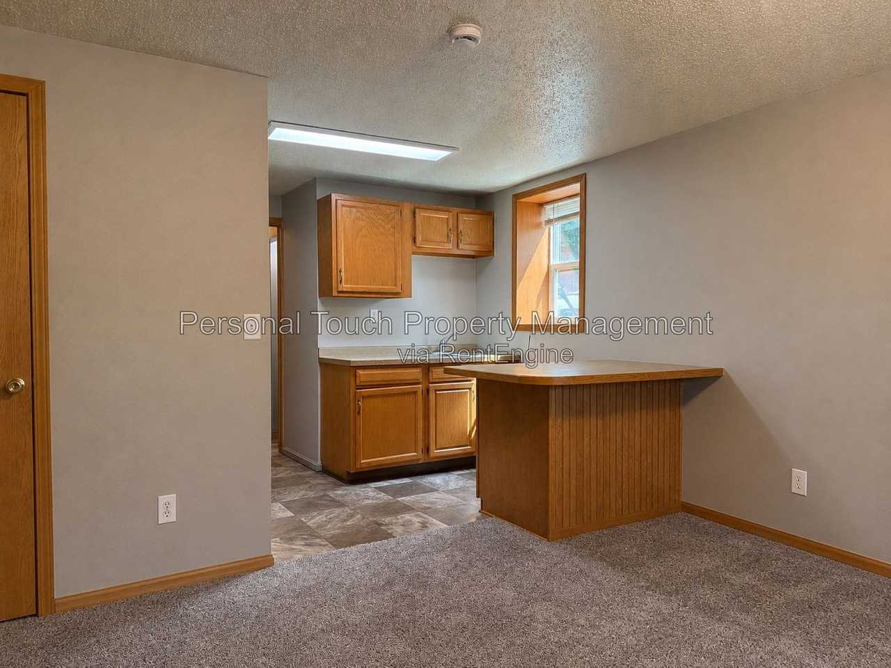 1009 13th Ave N #1 - Photo 7 of 27