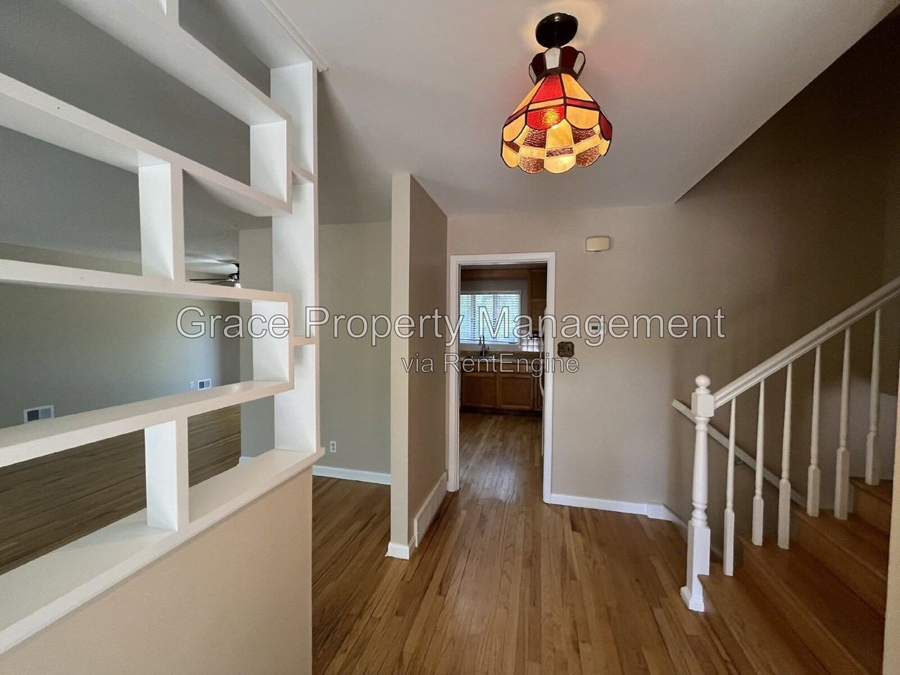 10541 Livingston Dr - Photo 2 of 17