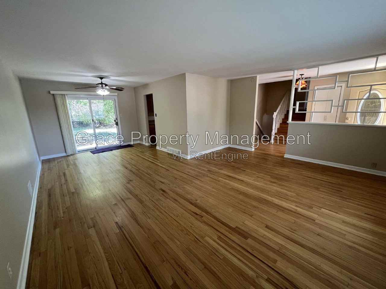 10541 Livingston Dr - Photo 6 of 17