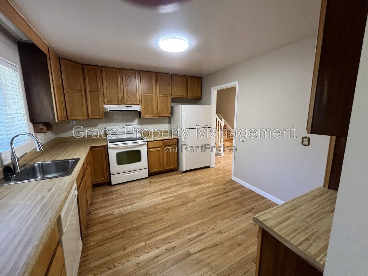 10541 Livingston Dr - Photo 7 of 17