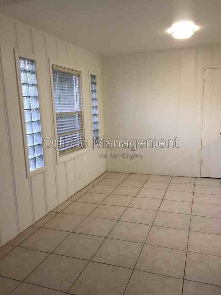7100 Haskell Ave #7100 - Photo 5 of 15