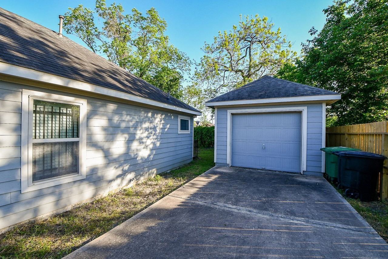 3344 Anita St - Photo 4 of 32