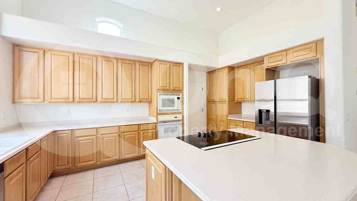 15210 S 20th St - Photo 4 of 22