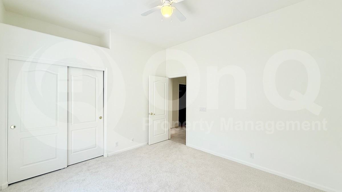 15210 S 20th St - Photo 5 of 22