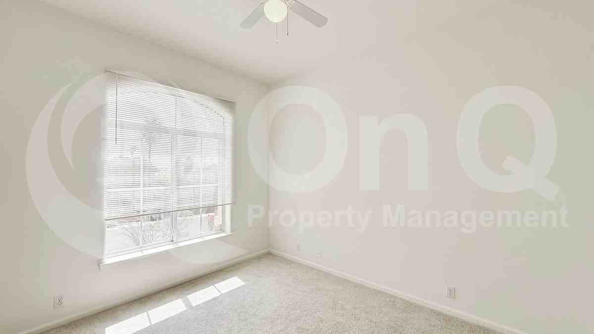15210 S 20th St - Photo 6 of 22