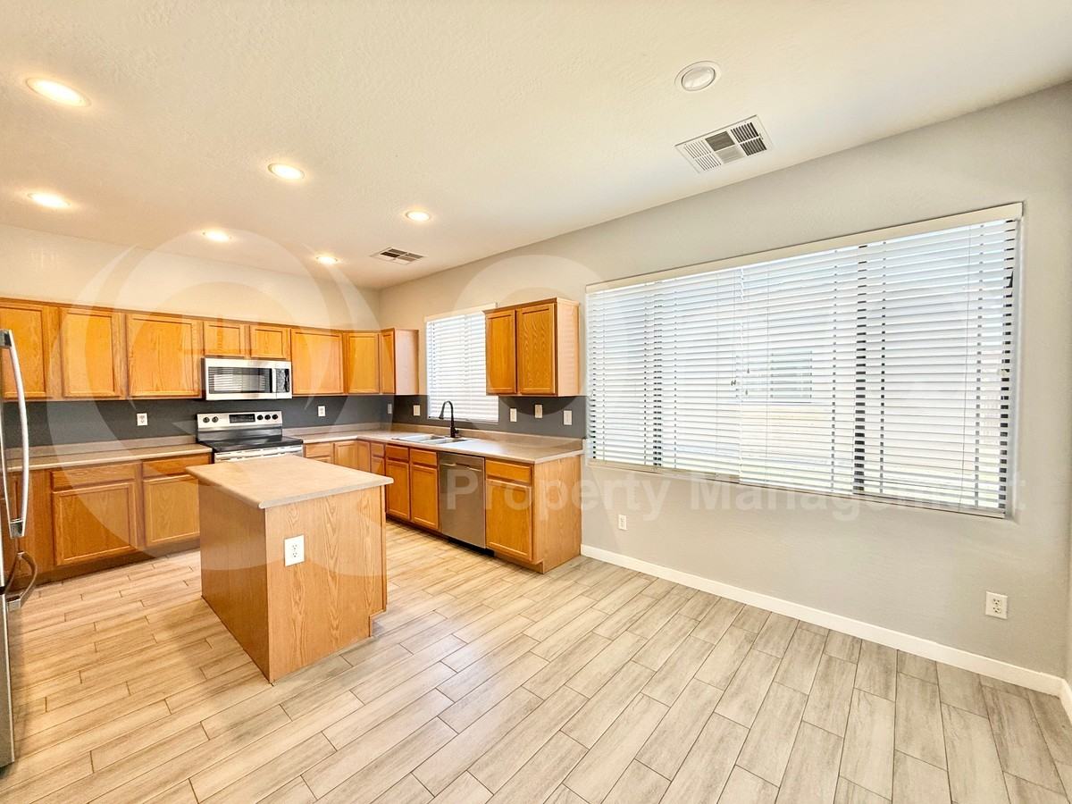 3575 E Calistoga Dr - Photo 4 of 28