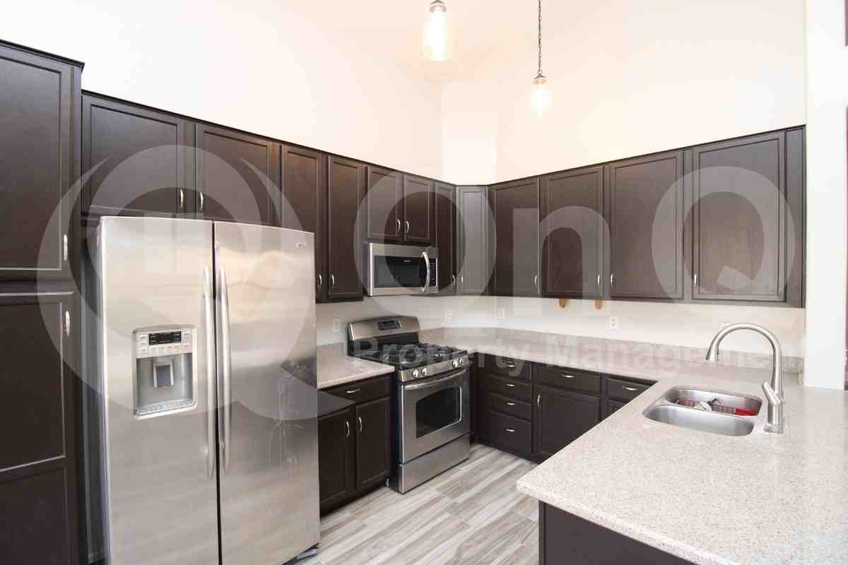 2764 E Highland Ct - Photo 4 of 23