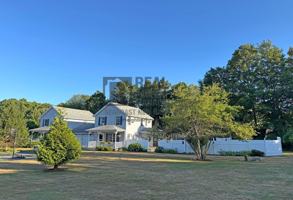 featured image of 4 Robin Ln
