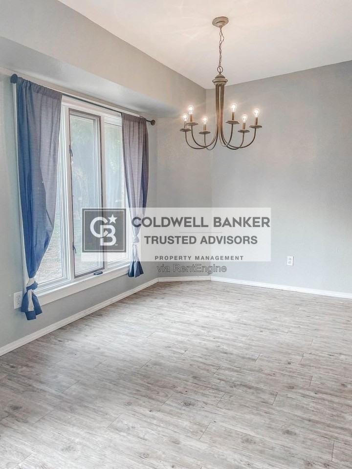 2609 74th Pl - Photo 2 of 18