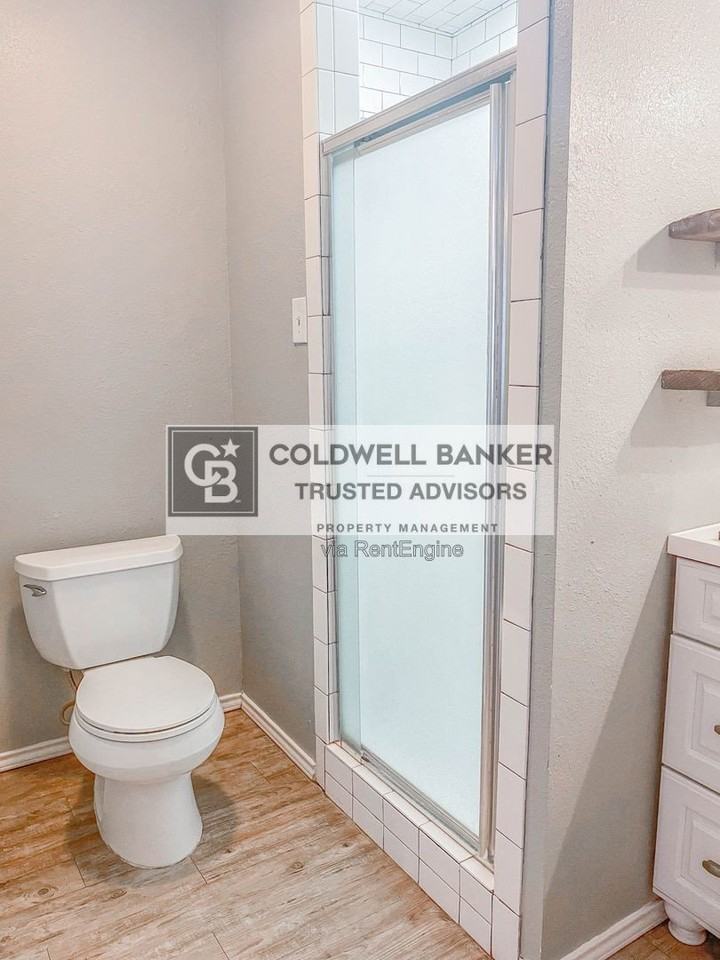 2609 74th Pl - Photo 4 of 18