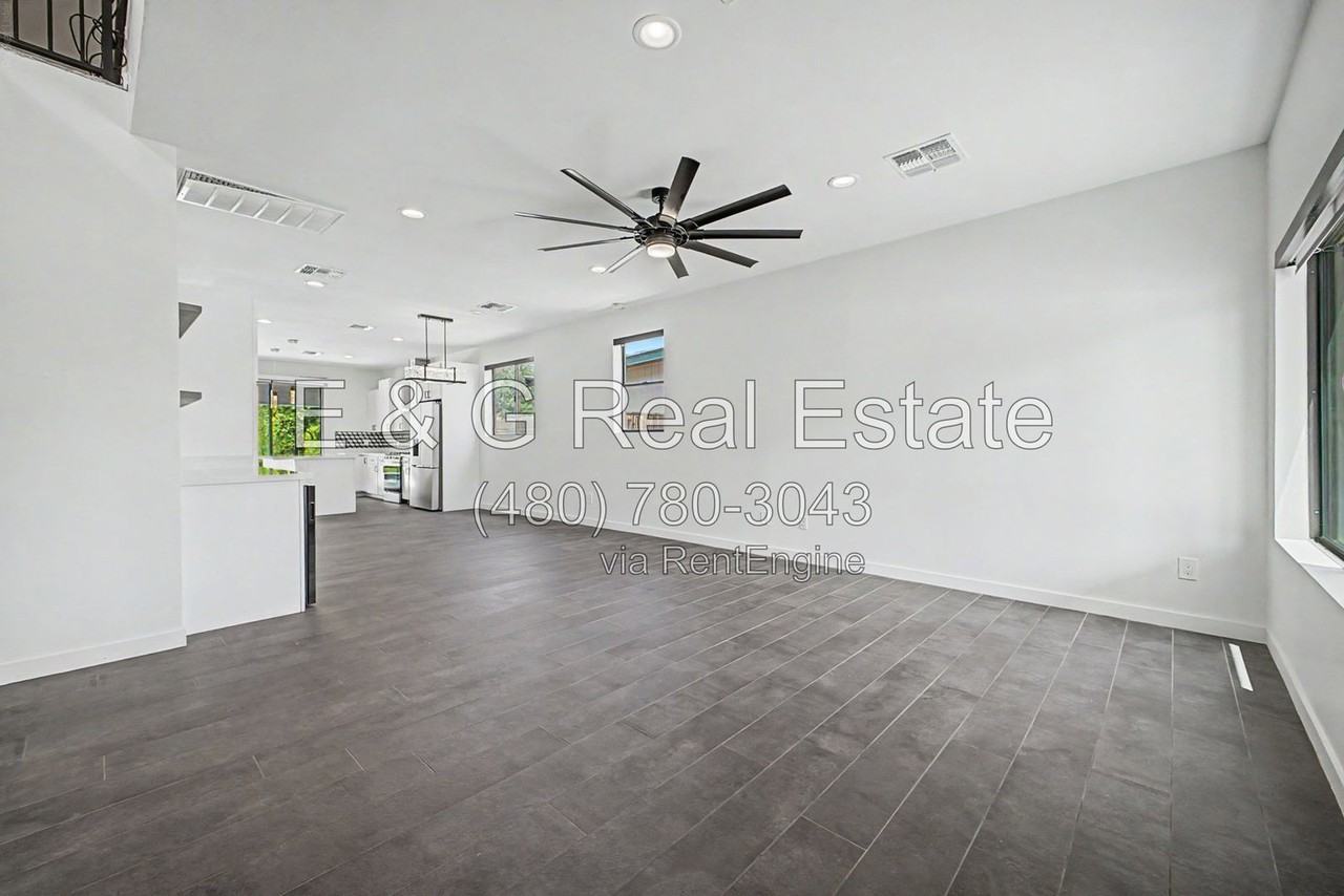 2312 E Curnow Dr - Photo 6 of 32