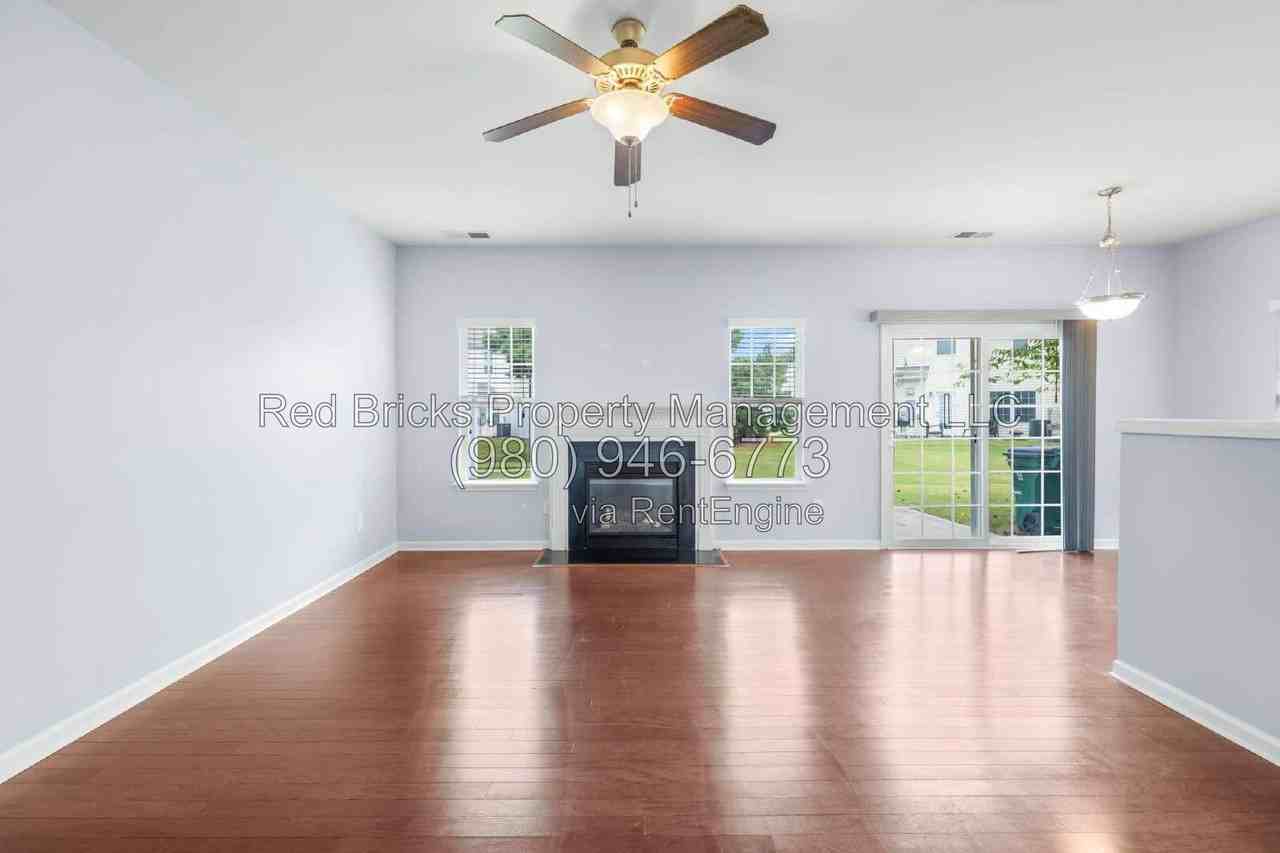 14054 Singleleaf Ln - Photo 5 of 23