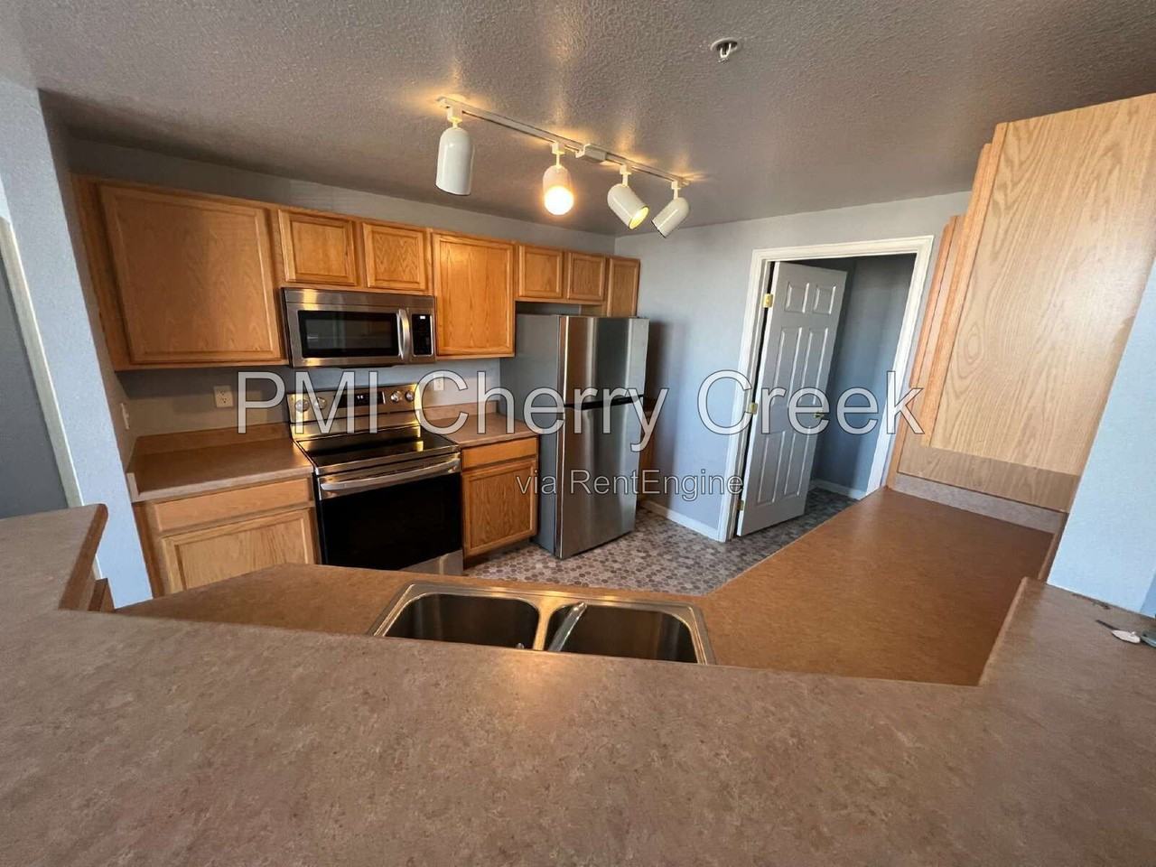 5705 N Genoa Way #208 - Photo 6 of 24