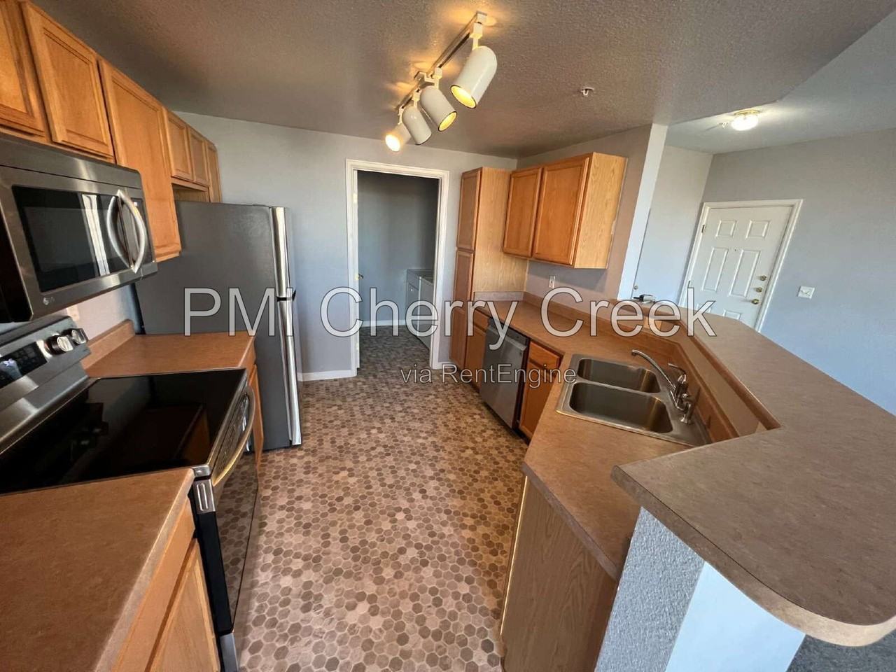 5705 N Genoa Way #208 - Photo 7 of 24