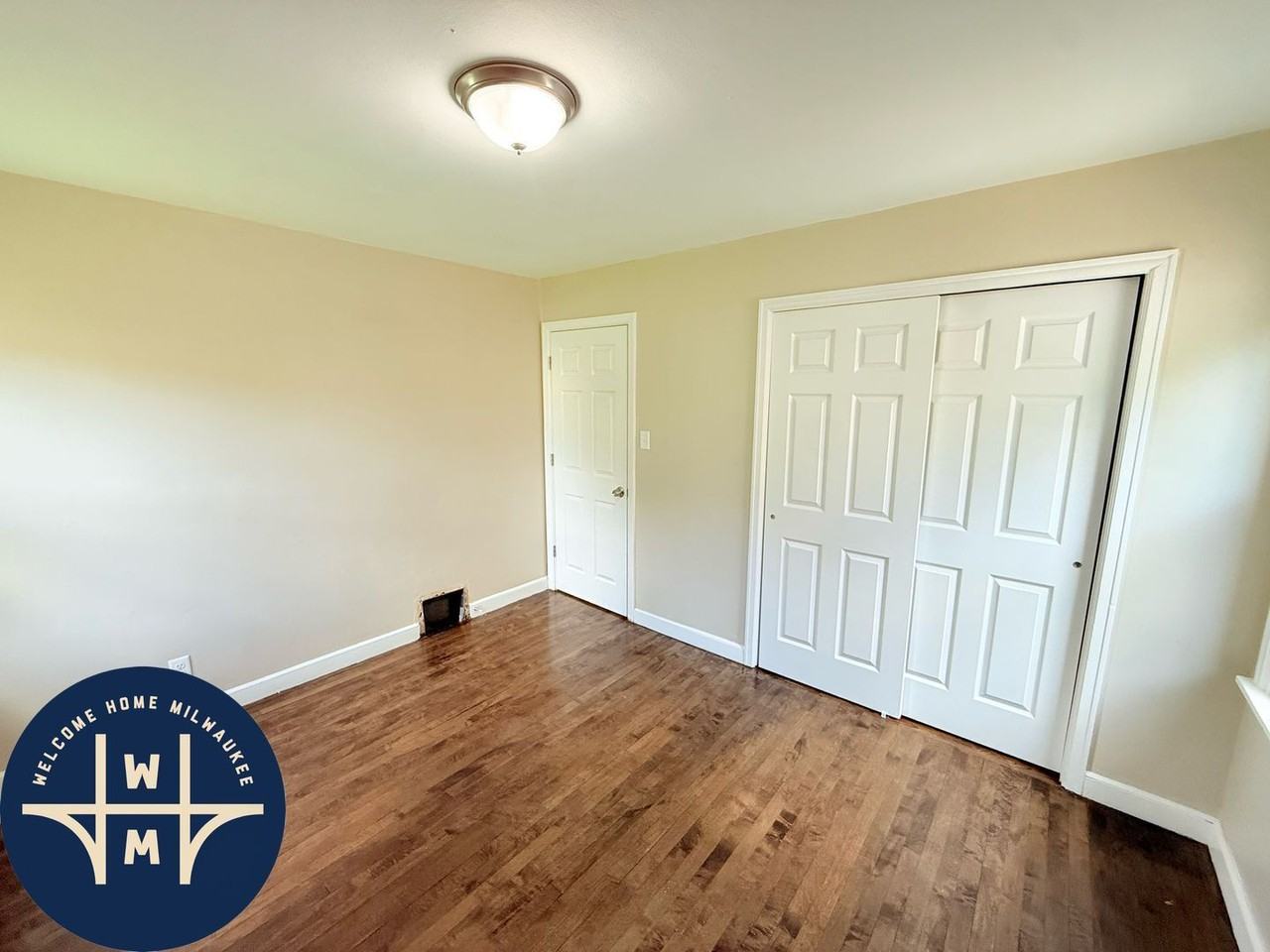 4634 N 39th St - Photo 3 of 16