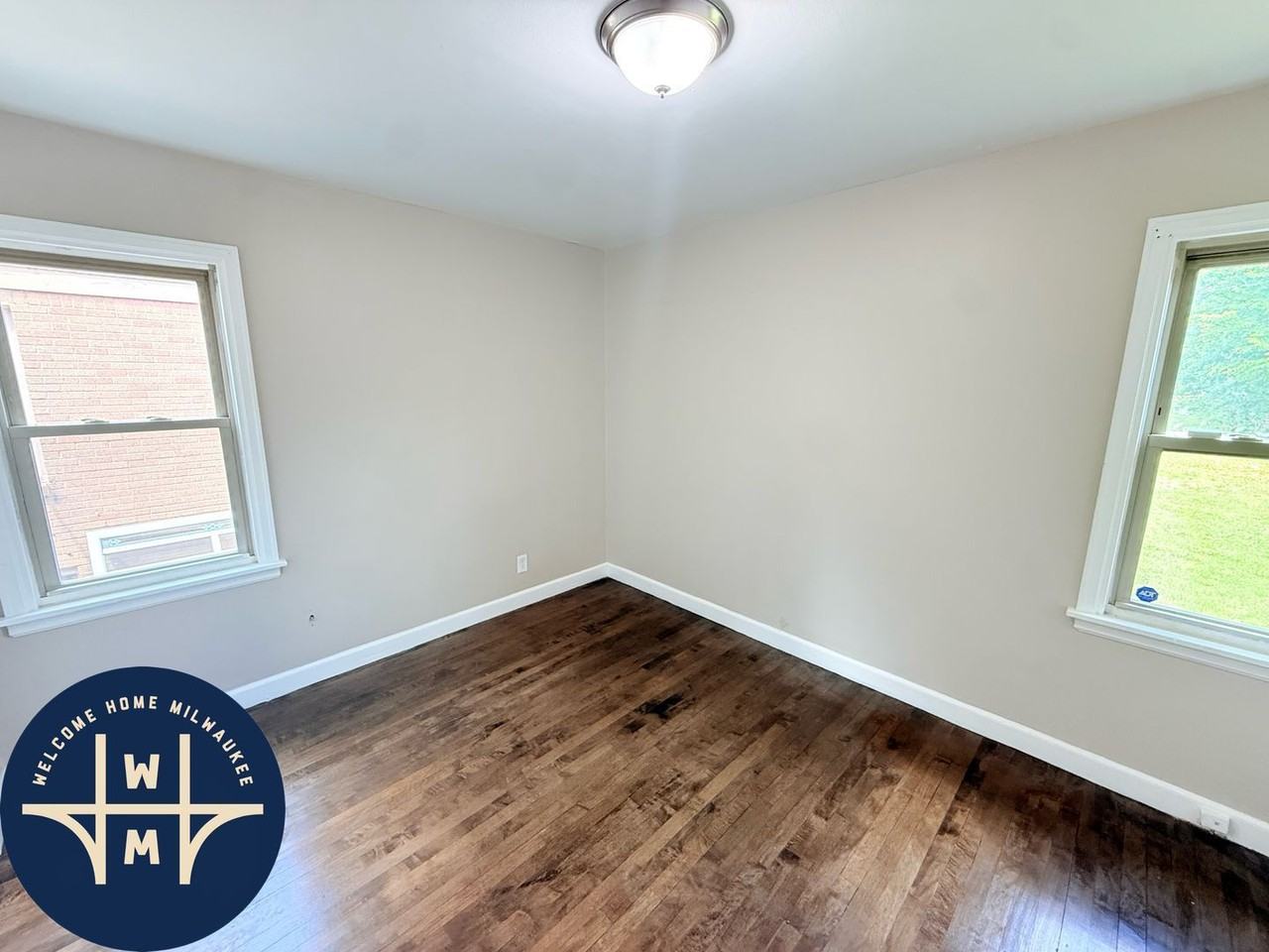 4634 N 39th St - Photo 5 of 16