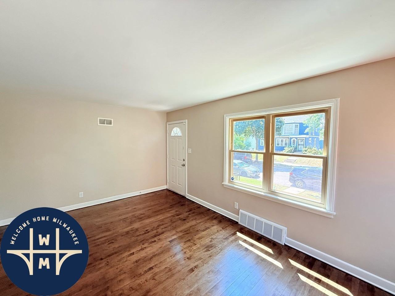 4634 N 39th St - Photo 6 of 16
