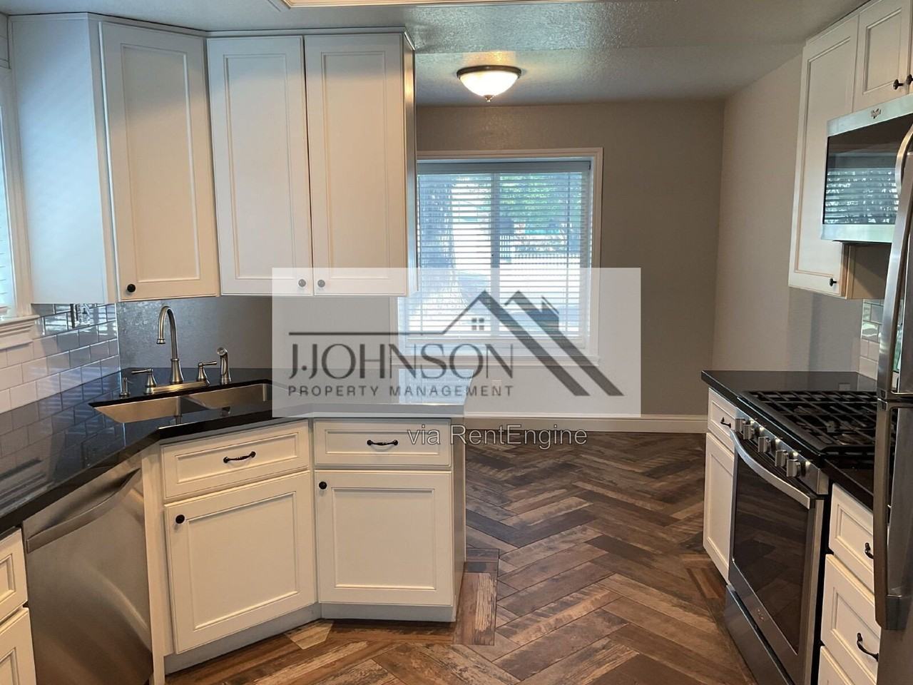 15136 Cambridge Dr - Photo 3 of 18