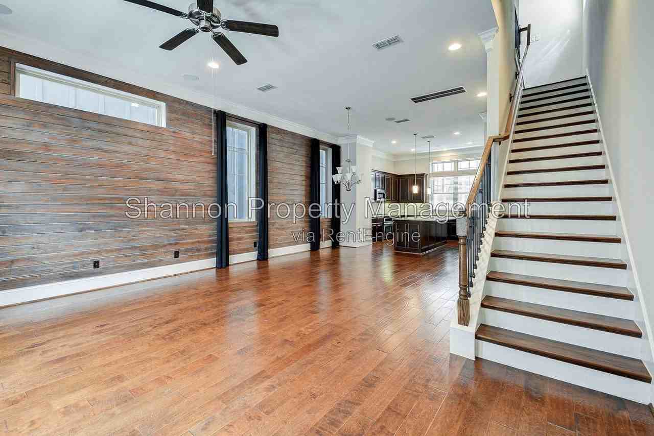 720 N Shepherd Dr - Photo 6 of 43