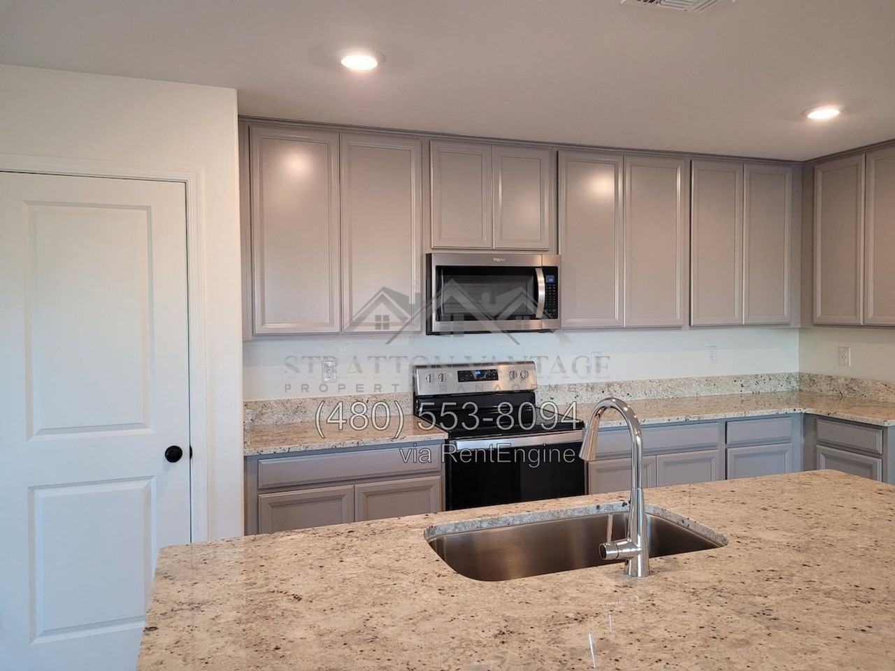 229 N 13th Pl - Photo 2 of 11